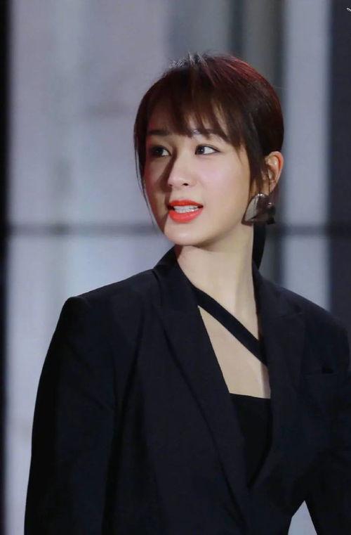 10月17日明星,星光熠熠，明星风采瞬间回顾